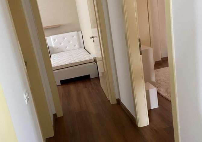 Shtepi me qera Apartament ne Tirane, 2+1, Mobilimi E mobiluar, Pagesa 550  Euro.