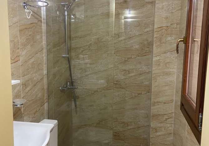 Shtepi me qera Apartament ne Tirane, 2+1, Mobilimi E mobiluar, Pagesa 550  Euro.