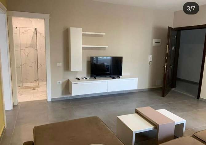 Shtepi me qera Apartament ne Tirane, 1+1, Mobilimi E mobiluar, Pagesa 400  Euro.