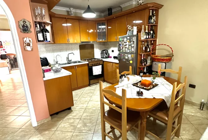 Shtepi ne shitje 3+1 ne Tirane - 180,000 Euro