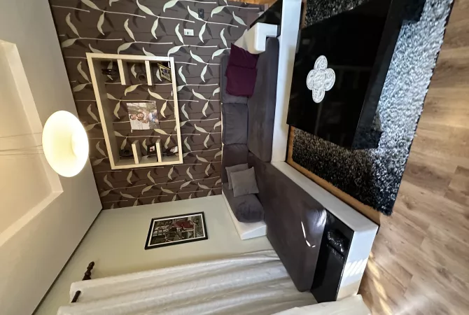 Shtepi ne shitje 2+1 ne Tirane - 180,000 Euro
