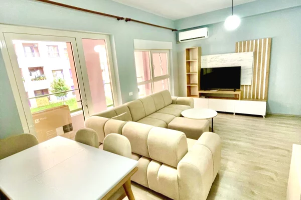 Shtepi me qera 2+1 ne Tirane - 50,000 Leke