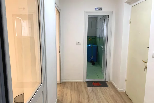 Shtepi me qera 1+1 ne Tirane - 70,000 Leke