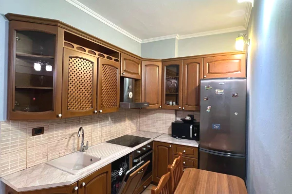 Shtepi me qera 3+1 ne Tirane - 800 Euro