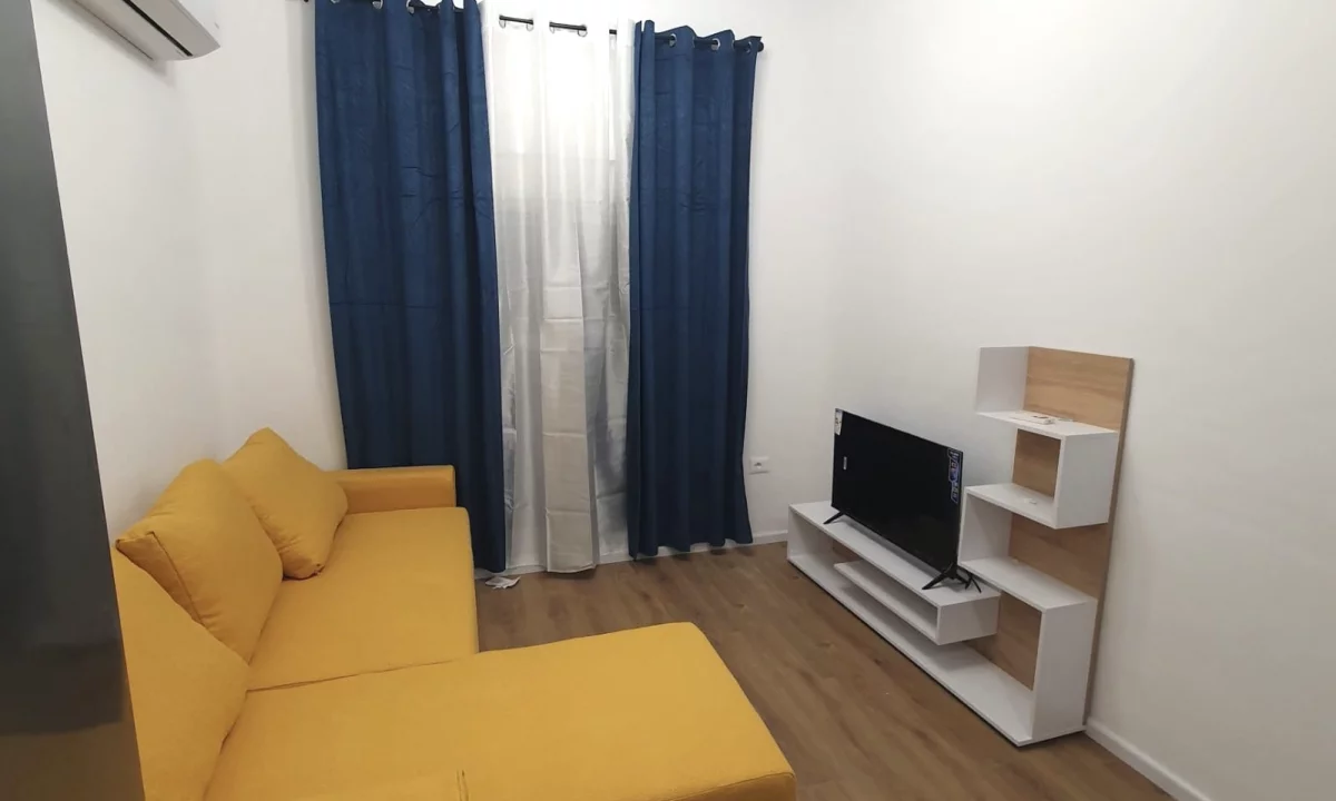 Shtepi me qera Apartament ne Tirane, 1+1, Mobilimi E mobiluar, Pagesa 450  Euro.