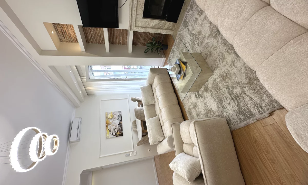 Shtepi ne shitje Apartament ne Tirane, 2+1, Mobilimi E mobiluar, Pagesa 203,000  Euro.