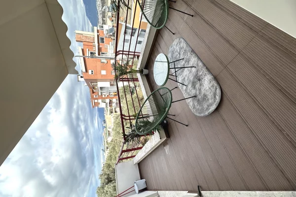 Shtepi ne shitje Apartament ne Tirane, 2+1, Mobilimi E mobiluar, Pagesa 203,000  Euro.