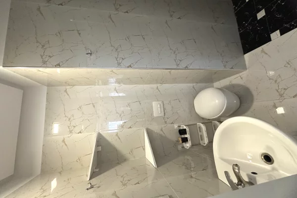 Shtepi ne shitje Apartament ne Tirane, 2+1, Mobilimi E mobiluar, Pagesa 203,000  Euro.