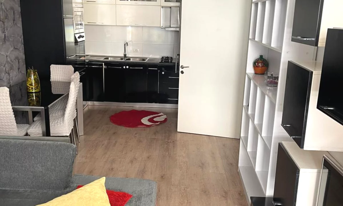 Shtepi me qera Apartament ne Tirane, 2+1, Mobilimi E mobiluar, Pagesa 40,000  Leke.