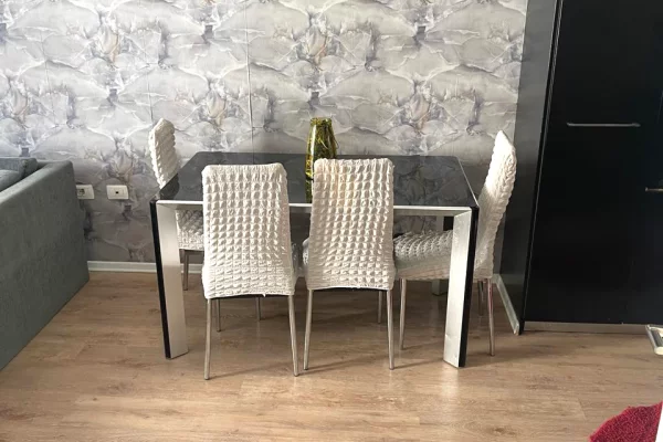 Shtepi me qera Apartament ne Tirane, 2+1, Mobilimi E mobiluar, Pagesa 40,000  Leke.