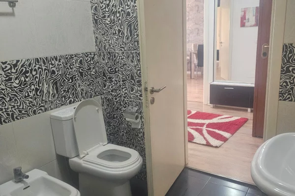 Shtepi me qera Apartament ne Tirane, 2+1, Mobilimi E mobiluar, Pagesa 40,000  Leke.