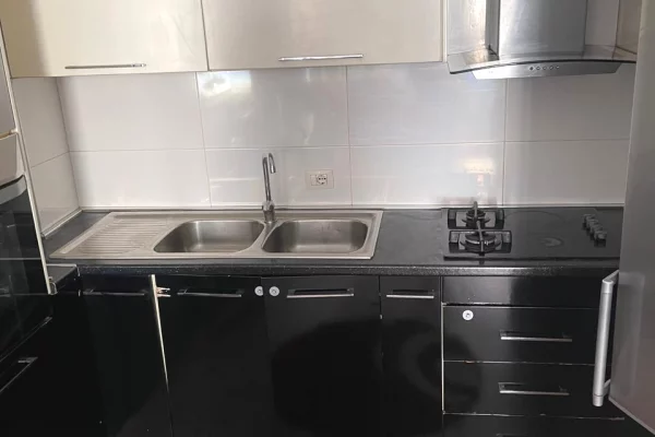 Shtepi me qera Apartament ne Tirane, 2+1, Mobilimi E mobiluar, Pagesa 40,000  Leke.