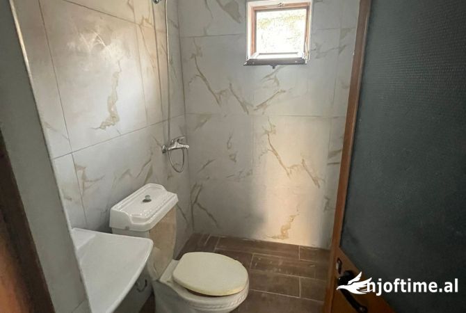 Shtepi me qera Shtepi Private ne Tirane, 1+1, Mobilimi E mobiluar, Pagesa 30,000  Leke.