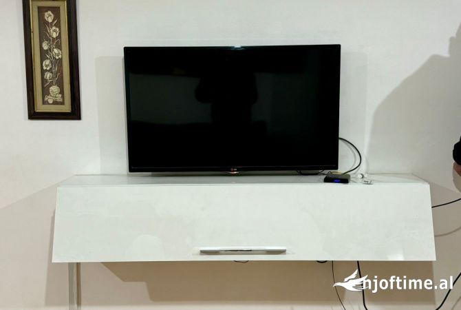 Jepet me qera kati 7 e mobiluar lluks cmimi 600 euro