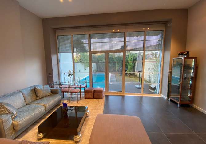 Shtepi ne shitje Vila Luksoze ne Tirane, 4+1, Mobilimi E mobiluar, Pagesa 770,000  Euro.