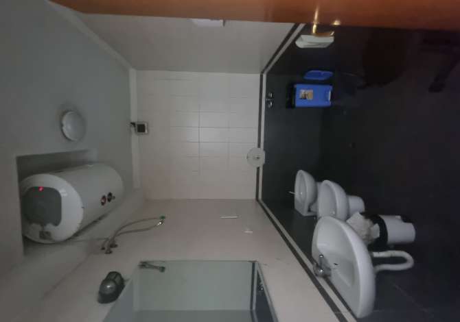 JEPET ME QIRA ZYRE /AMBIENT BIZNESI 290m2