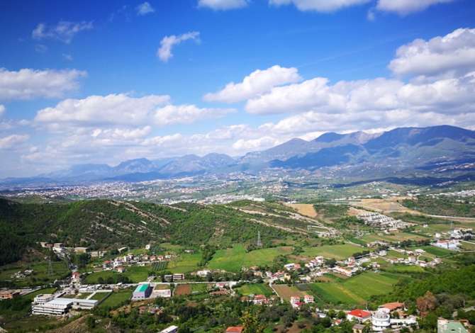 Truall ose Toke ne Tirane - 48,000 Euro