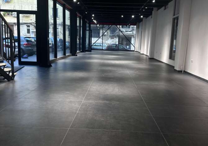 Ambient biznesi me qera 3+1 ne Tirane - 4,250 Euro
