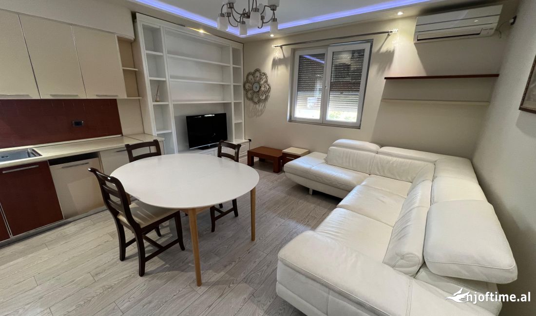 Shtepi ne shitje Apartament ne Tirane, 2+1, Mobilimi E mobiluar, Pagesa 185,000  Euro.