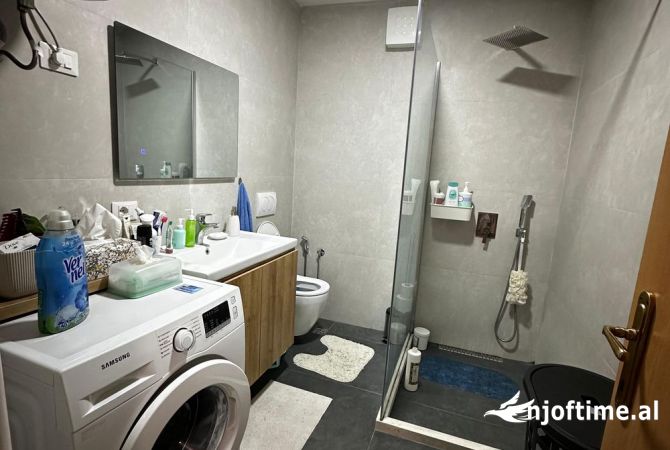 Shtepi ne shitje Apartament ne Tirane, 2+1, Mobilimi E mobiluar, Pagesa 209,500  Euro.