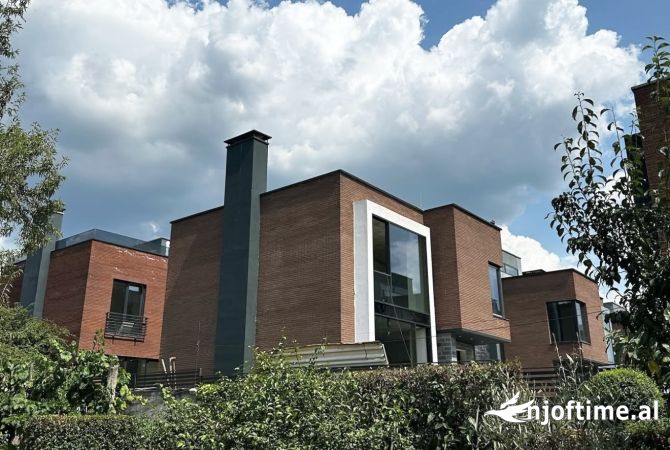 Shtepi ne shitje Vila Luksoze ne Tirane, 3+1, Mobilimi Bosh, pa mobiluar, Pagesa 375,000  Euro.