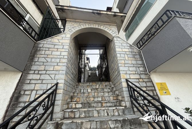 Shtepi ne shitje Apartament ne Tirane, 2+1, Mobilimi E mobiluar, Pagesa 229,000  Euro.