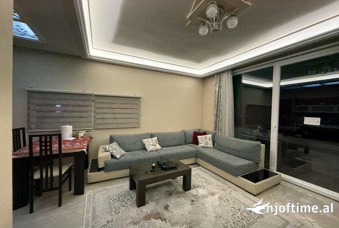 Shtepi ne shitje Apartament ne Tirane, 2+1, Mobilimi E mobiluar, Pagesa 229,000  Euro.