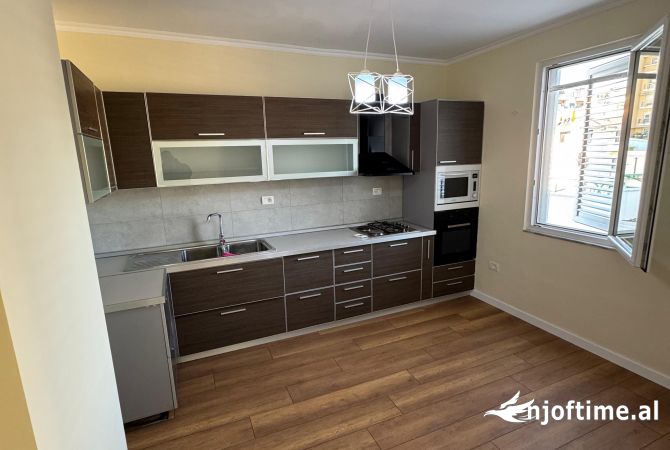 Shtepi ne shitje 2+1 ne Tirane - 265,000 Euro