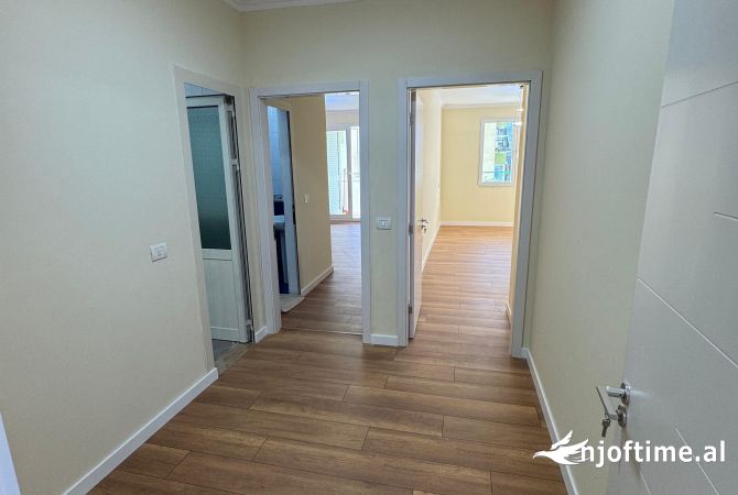 Shtepi ne shitje Apartament ne Tirane, 2+1, Mobilimi Bosh, pa mobiluar, Pagesa 265,000  Euro.