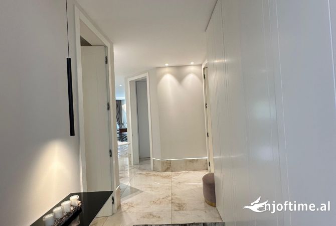 Shtepi ne shitje Apartament ne Tirane, 2+1, Mobilimi E mobiluar, Pagesa 270,000  Euro.