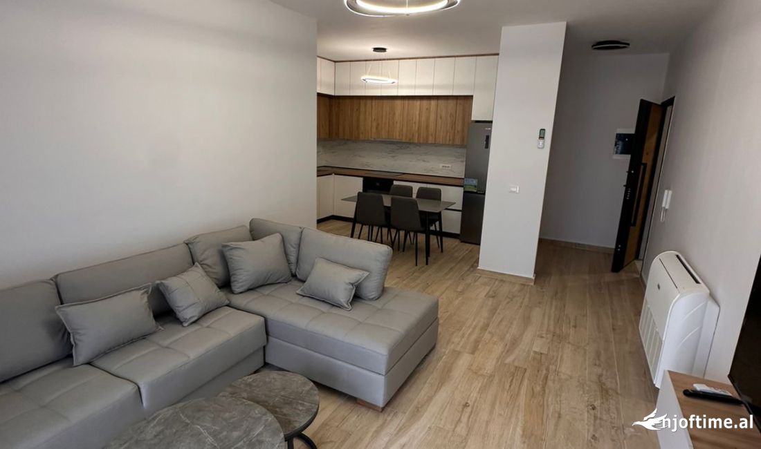 Shtepi me qera Apartament ne Tirane, 2+1, Mobilimi Bosh, pa mobiluar, Pagesa 700  Euro.