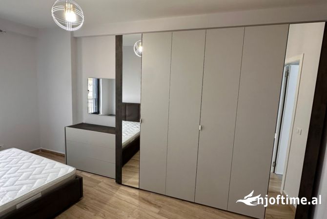 Shtepi me qera Apartament ne Tirane, 2+1, Mobilimi Bosh, pa mobiluar, Pagesa 700  Euro.