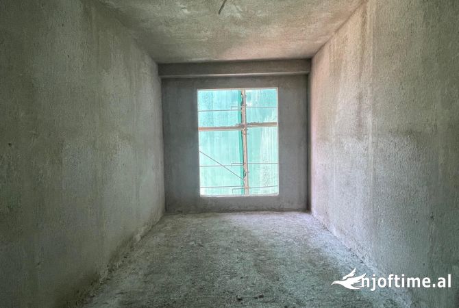 Shtepi ne shitje Apartament ne Tirane, 2+1, Mobilimi Bosh, pa mobiluar, Pagesa 212,000  Euro.