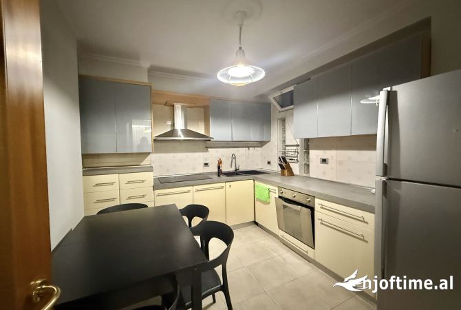 Shtepi me qera 3+1 ne Tirane - 1,100 Euro