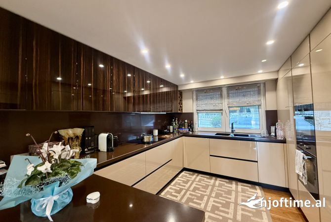 Shtepi ne shitje 3+1 ne Tirane - 750,000 Euro