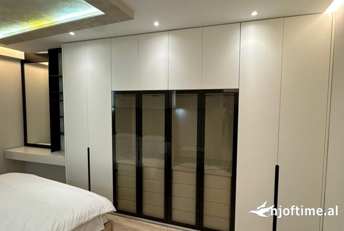 Shtepi ne shitje Apartament ne Tirane, 2+1, Mobilimi E mobiluar, Pagesa 245,000  Euro.