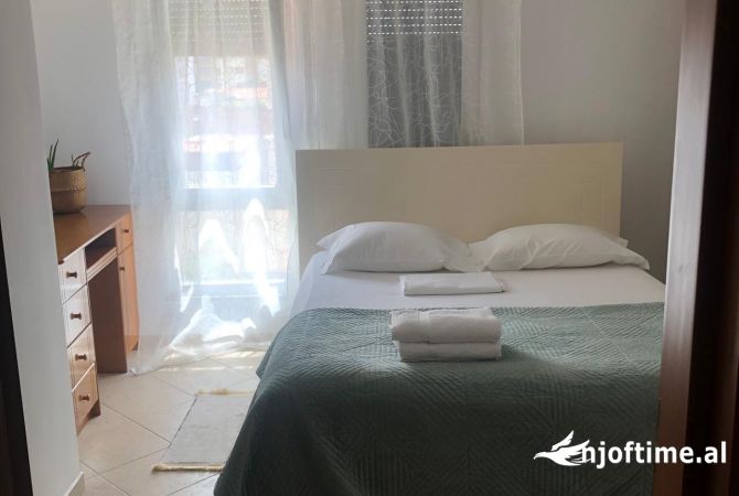 Shtepi me qera Apartament ne Tirane, 1+1, Mobilimi E mobiluar, Pagesa 550  Euro.