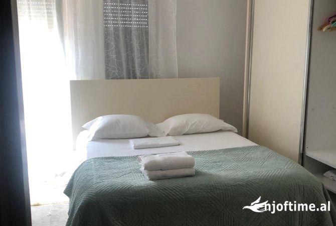 Shtepi me qera Apartament ne Tirane, 1+1, Mobilimi E mobiluar, Pagesa 550  Euro.