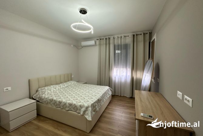 Shtepi me qera 2+1 ne Tirane - 950 Euro
