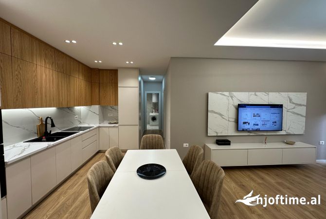 Shtepi me qera Apartament ne Tirane, 2+1, Mobilimi E mobiluar, Pagesa 950  Euro.