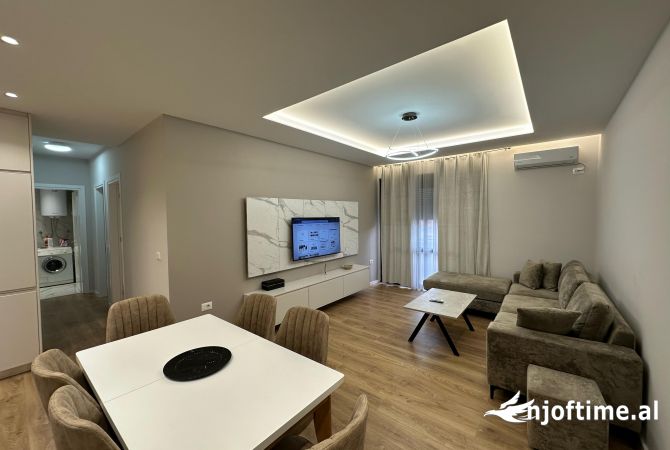 Shtepi me qera Apartament ne Tirane, 2+1, Mobilimi E mobiluar, Pagesa 950  Euro.