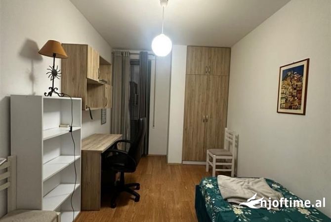 Shtepi me qera Apartament ne Tirane, 2+1, Mobilimi E mobiluar, Pagesa 700  Euro.