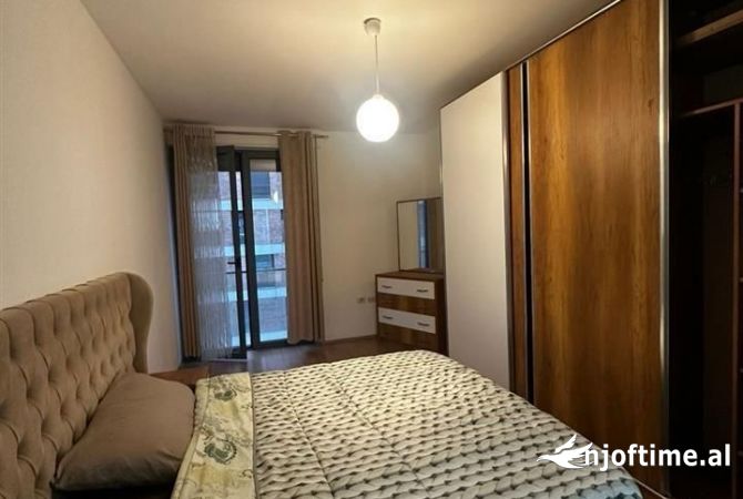 Shtepi me qera Apartament ne Tirane, 2+1, Mobilimi E mobiluar, Pagesa 700  Euro.