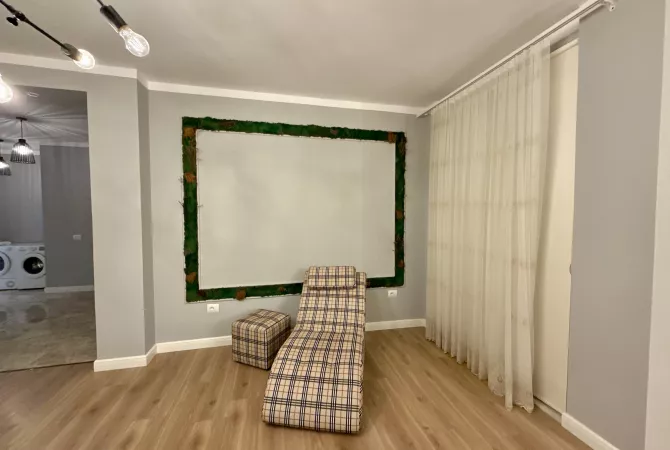 Shtepi me qera Apartament ne Tirane, 2+1, Mobilimi E mobiluar, Pagesa 1,200  Euro.