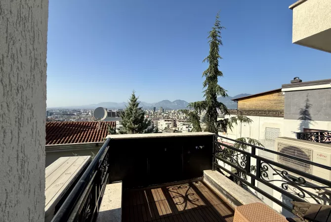 Shtepi ne shitje Apartament ne Tirane, 2+1, Mobilimi E mobiluar, Pagesa 285,000  Euro.