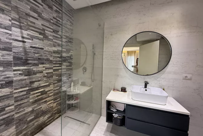 Shtepi ne shitje Apartament ne Tirane, 2+1, Mobilimi E mobiluar, Pagesa 285,000  Euro.