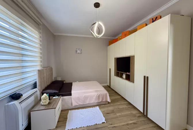 Shtepi ne shitje Apartament ne Tirane, 2+1, Mobilimi E mobiluar, Pagesa 285,000  Euro.