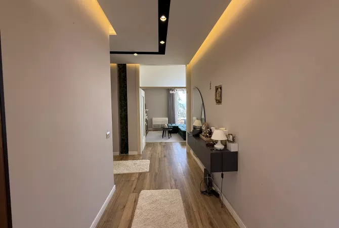 Shtepi ne shitje Apartament ne Tirane, 2+1, Mobilimi E mobiluar, Pagesa 285,000  Euro.
