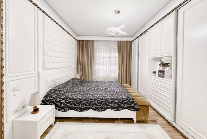 Shtepi ne shitje Apartament ne Tirane, 3+1, Mobilimi E mobiluar, Pagesa 250,000  Euro.