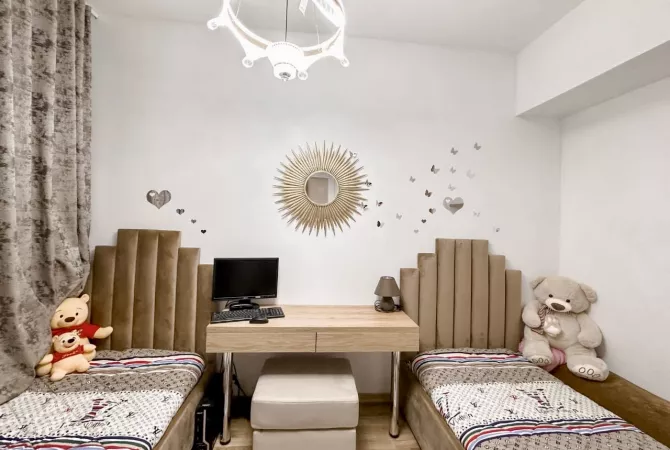 Shtepi ne shitje Apartament ne Tirane, 3+1, Mobilimi E mobiluar, Pagesa 250,000  Euro.